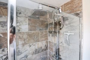 CAMPERNELL CLOSE- click for photo gallery